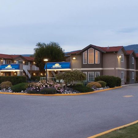 Days Inn By Wyndham Kelowna Bagian luar foto