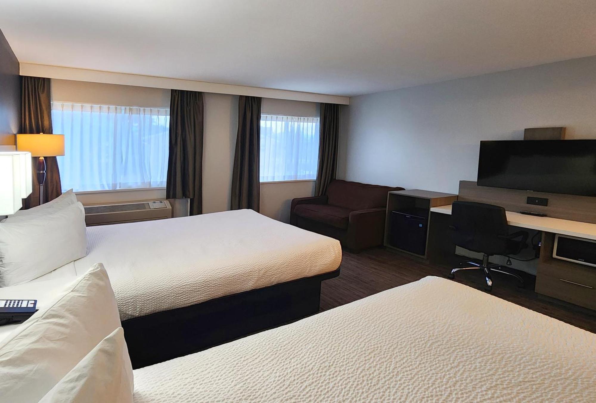 Days Inn By Wyndham Kelowna Bagian luar foto